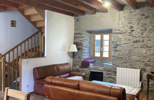 Cadeilhan-Trachere Ski Chalet | Chalet Familial Dans Petit Village des Pyrénées