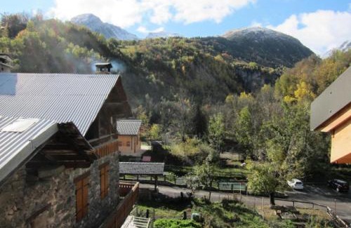 Villarabout Apartment | Chalet Chardons - Chalet Authentique proche des 3 Vallées MAE-3704
