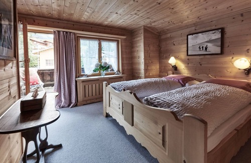 Klosters-Serneus Ski Chalet | Chalet 'Grisonella' with Wi-Fi