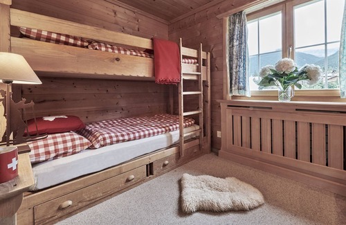 Klosters-Serneus Ski Chalet | Chalet 'Grisonella' with Wi-Fi