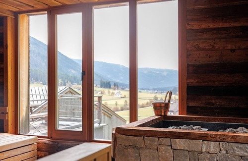 San Martino Ski Chalet | Chalet 'Groudo Michl 1' with Mountain View, Private Terrace and Wi-Fi