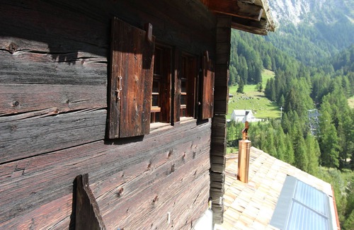 Grengiols Ski Chalet | Chalet in Binn near Forest & Scenic Valley