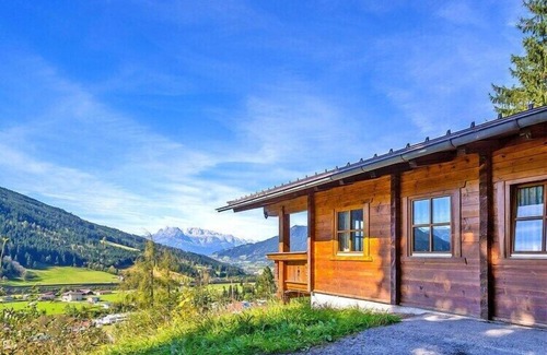 Eben im Pongau House | Chalet in Eben with Panoramic Mountain Views