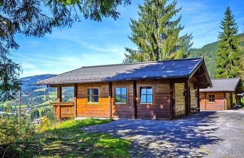 Eben im Pongau House | Chalet in Eben with Panoramic Mountain Views