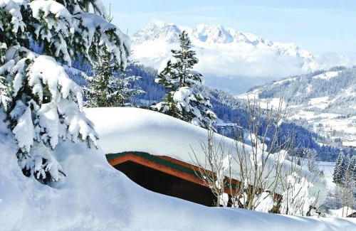 Eben im Pongau House | Chalet in Eben with Panoramic Mountain Views