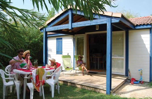 Castelmoron-sur-Lot House | Chalet in France with Garden Terrace