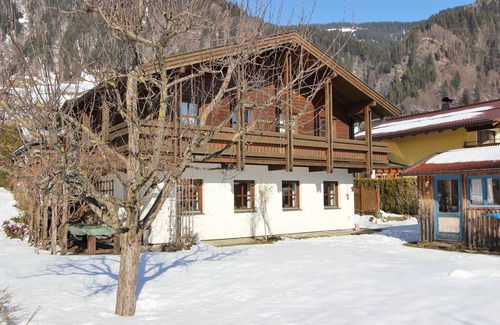 Goldegg Villa | Chalet in Goldegg near Ski Slopes
