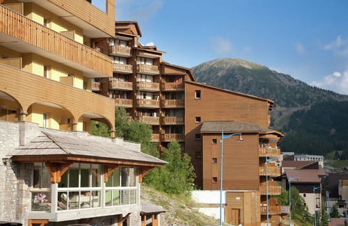 Isola Apartment | Chalet in Isola near Ski Slopes