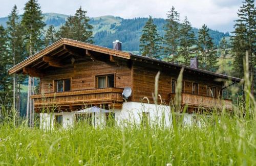 Hollersbach im Pinzgau Ski Chalet | Chalet in Jochberg with Sauna & Mountain Views