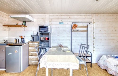 Vertheuil House | Chalet "in Medoc 3" with Private Garden & Wi-Fi