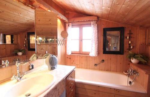 Sankt Johann in Tirol Ski Chalet | Chalet in St Johann on Ski Slopes