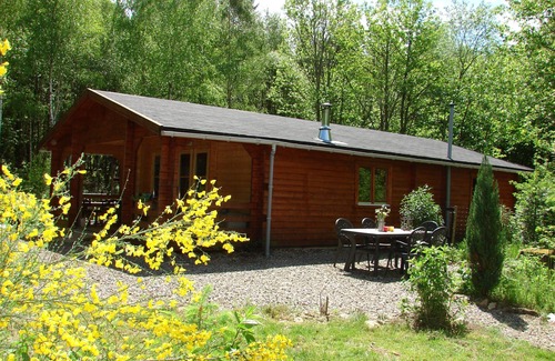 Auriac Ski Chalet | Chalet in the countryside