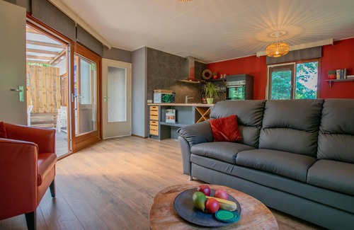 Uden House | Chalet in the woods with veranda and sauna