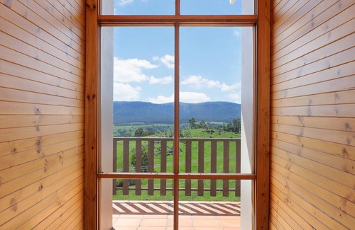 Kanimbla Ski Chalet | Chalet Kanimbla - Breathtaking 360 views on the top of Mount Kanimbla