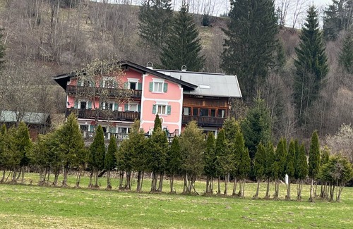 Reith bei Kitzbuehel Ski Chalet | Chalet "Kitzchalet 3" with Mountain View, Balcony & Wi-Fi
