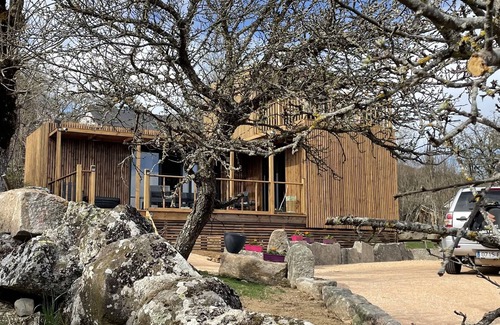 Saint-Laurent-de-Muret Ski Chalet | Chalet "Lou Mas" in Aubrac with beautiful views of the Lozerian countryside