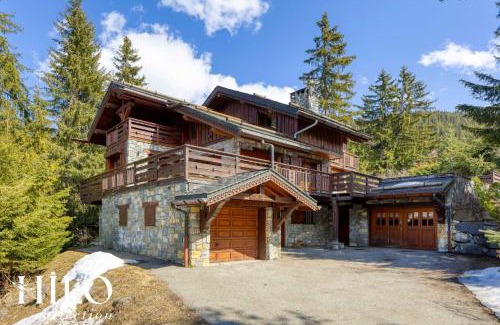 Meribel Ski Chalet | Chalet La Sapinière Méribel les 3 Vallées by HILO Collection - 10 people - Pool table, foosball and PS5