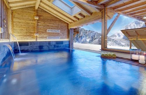 Les Clefs Ski Chalet | Chalet Ladroit - OVO Network