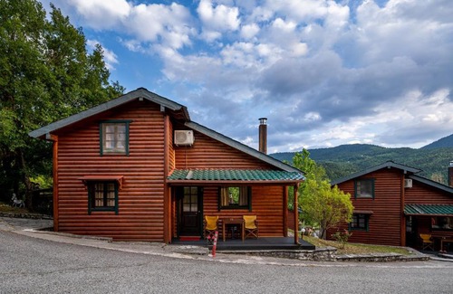 Karpenisi Apartment | Chalet Likouresi Village