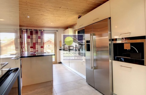 Leysin Ski Chalet | Chalet Mirage 3 bedroom chalet (220 m2) for 2 to 6 people:1 bedroom with double bed, television, en