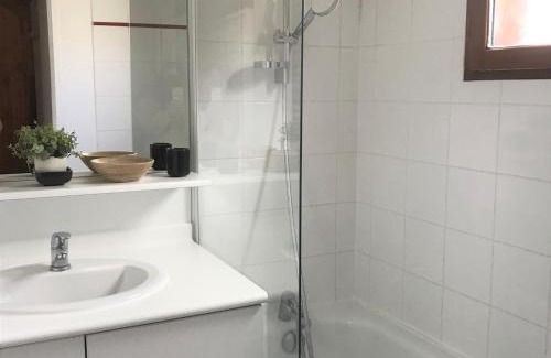 La Joue du Loup Ski Chalet | Chalet mitoyen rénové 3 pièces, 7 pers, terrasse, parking, animaux admis - FR-1-504-69