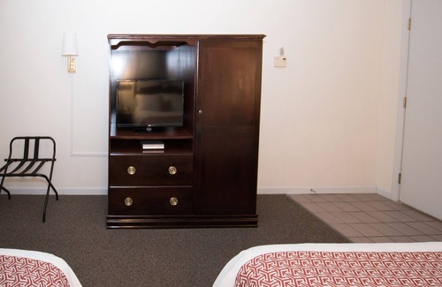 Mequon Hotel | Chalet Motel Mequon