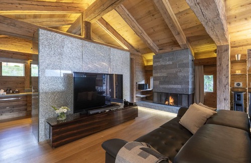 Garmisch-Partenkirchen Ski Chalet | Chalet 'Near Ski Lifts and Edelweiss' with Mountain View, Wi-Fi and Air Conditioning