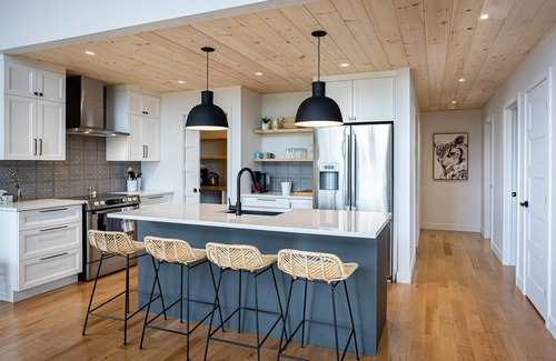 Saint-Alphonse-Rodriguez House | Chalet Neuf Avec Spa - Horizon Des Coteaux