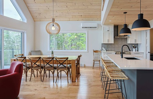 Saint-Alphonse-Rodriguez House | Chalet Neuf Avec Spa - Horizon Des Coteaux