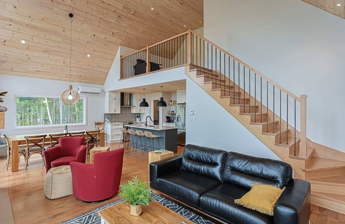 Saint-Alphonse-Rodriguez House | Chalet Neuf Avec Spa - Horizon Des Coteaux
