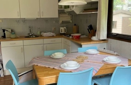 Hoevelaken House | Chalet on green park in Hoevelaken