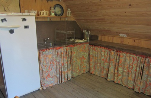 Fosses-et-Baleyssac Ski Chalet | Chalet on the edge of a wood for a nature break! Pets welcome!