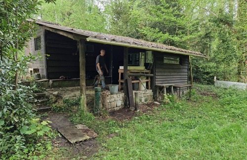 Noisy-sur-Ecole Ski Chalet | Chalet on the edge of a private pond 5 minutes from the 3 pignons forest in fontainebleau