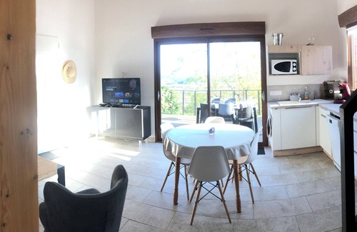 Calvisson House | Chalet on the hill