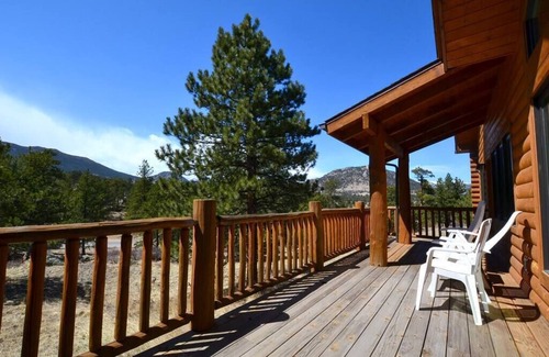 Carriage Hills Cabin | Chalet - Quiet 1 bedroom cabin - free WiFi