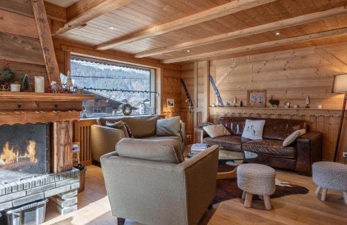 Morzine Ski Chalet | Chalet rénové de 170m² au centre de Morzine, 11 pers., proche télécabine, parking, terrasse, cheminée - FR-1-754-5