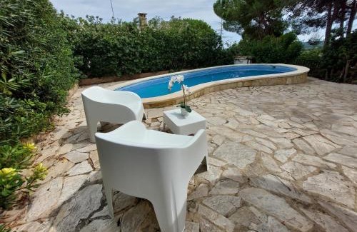 Torrent House | Chalet rústico con piscina y barbacoa, Valencia