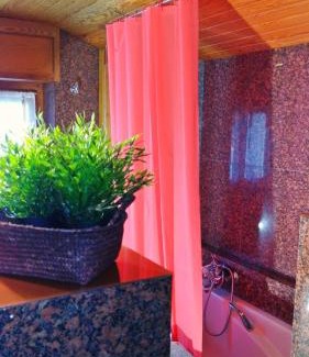 Castellciutat Bed & Breakfast | Chalet "Rec dels Noguers"