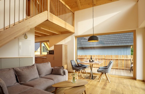 Schoensee Apartment | Chalet Reichenstein with spacious terrace and heated outdoor whirlpool