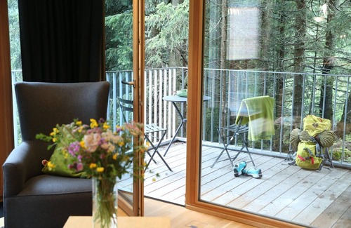 Großdorf Ski Chalet | Chalet Resort in Kals am Großglockner with Balcony