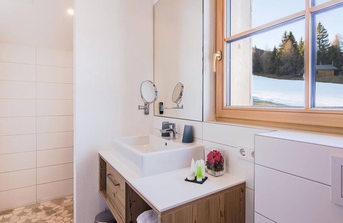 Weisspriach Bed & Breakfast | Chalet rest time 4 bedroom sauna in the house - Chalet village Fanningberg