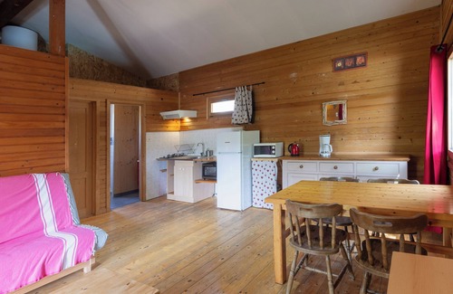 Darbres Ski Chalet | Chalet 'Rouge 4 Personnes' with Balcony and Wi-Fi