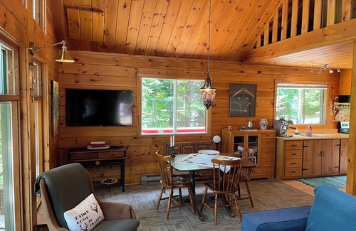 Wentworth-Nord Ski Chalet | Chalet RougenPet friendly ski retreat and lake house in the middle of nature
