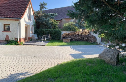 Markranstaedt House | Chalet Sch(l)afbock - Holiday home in the countryside