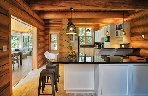 Fiddler Lake Resort Ski Chalet | Chalet Silver Fox at Fiddler Lake with Hot Tub, Sauna, and Private Pool