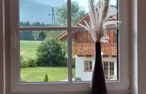 Mariapfarr Ski Chalet | Chalet Speiereck 1 Mountain Nest Rentals Bedroom with mountain view