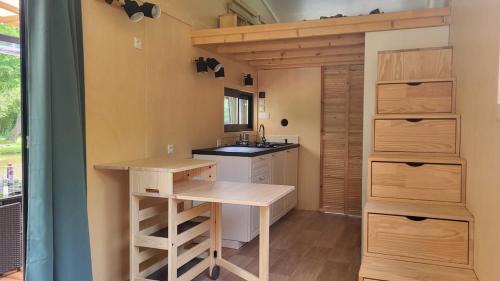 Chaille-sous-les-Ormeaux Boat Rental | Chalet sur l'eau dans un cadre idyllique