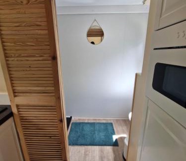Chaille-sous-les-Ormeaux Boat Rental | Chalet sur l'eau dans un cadre idyllique