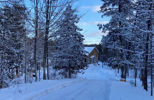 Greater Madawaska House | Chalet | Trailhead Lake House