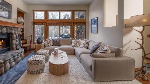 Highlands Townhomes House | Chalet Verve